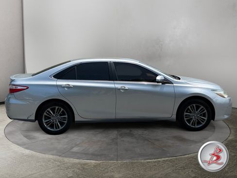 Used 2017 Toyota Camry SE FWD image 8