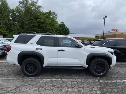 New 2026 Toyota 4Runner TRD Off-Road Premium AWD/4WD image 2