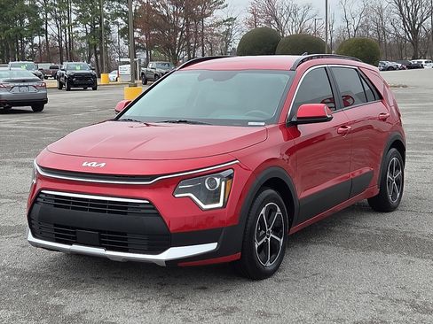 Used 2025 Kia Niro EX image 2