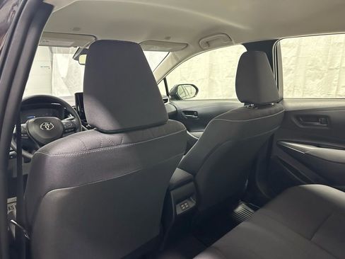 Used 2025 Toyota Corolla LE image 48