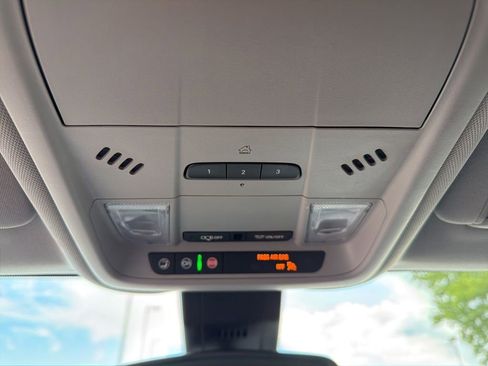 Certified 2022 Chevrolet Equinox Premier FWD image 32