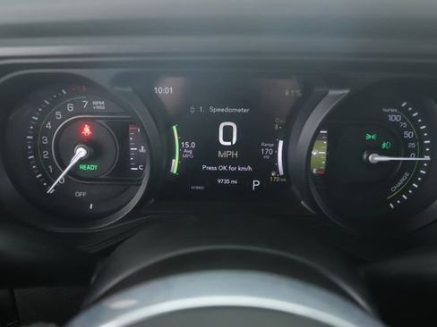 Used 2025 Jeep Wrangler Unlimited Sahara image 19