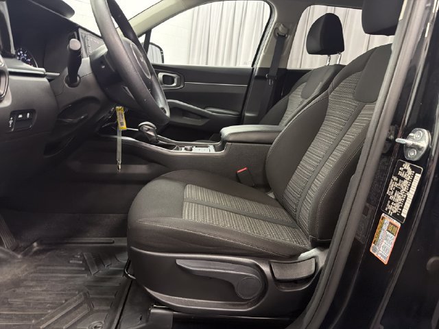 Certified 2023 Kia Sorento LX AWD/4WD image 10