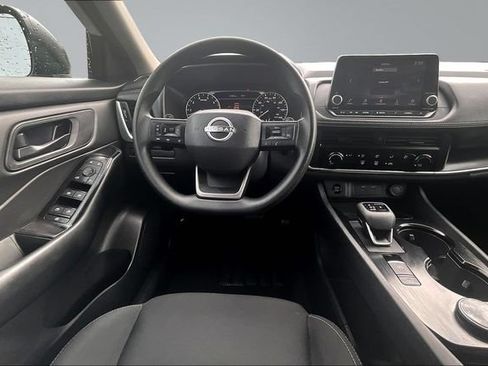 Used 2025 Nissan Rogue S AWD/4WD image 8