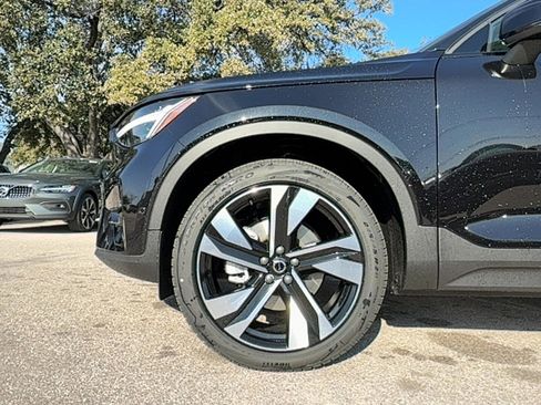 New 2026 Volvo XC40 B5 Plus w/ Protection Package Premier image 9