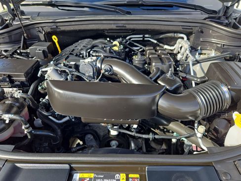 Used 2025 Dodge Durango GT image 34