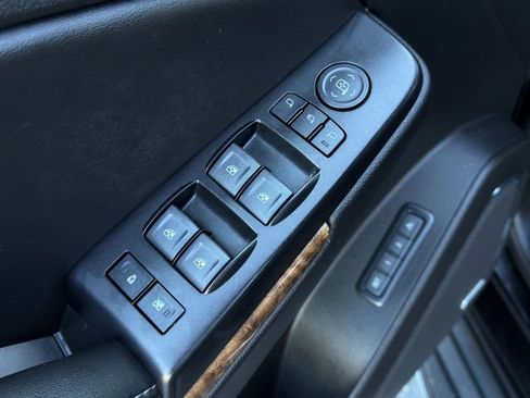 Used 2018 Chevrolet Tahoe Premier image 18