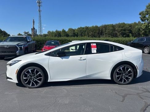 New 2026 Toyota Prius Plug-In Hybrid image 8