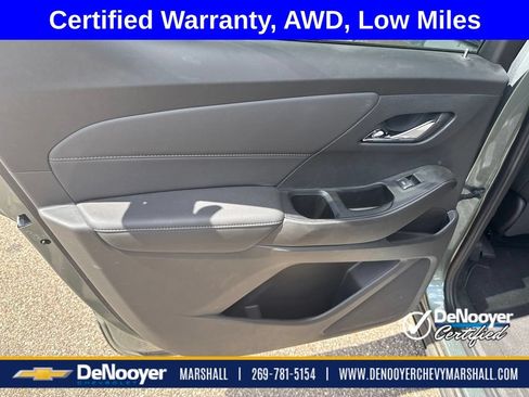 Used 2023 Chevrolet Traverse LT w/ Midnight/Sport Edition AWD/4WD image 14