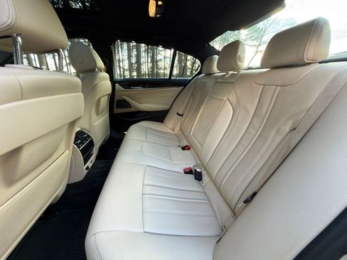 Used 2019 BMW 530i w/ Executive Package image 14