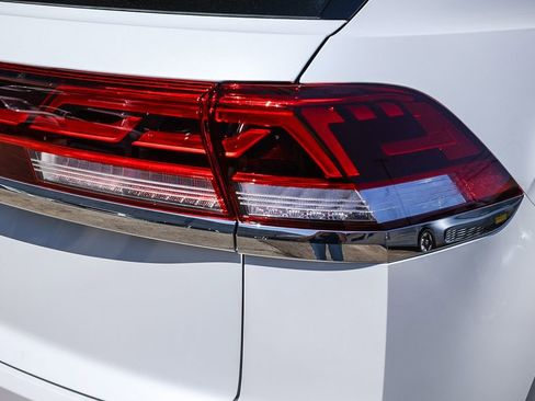 New 2026 Volkswagen Atlas Cross Sport SE image 13