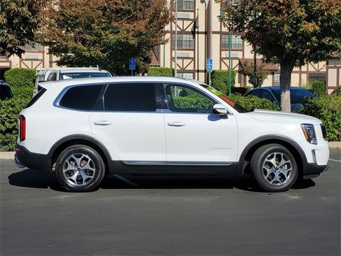 Used 2022 Kia Telluride EX image 4