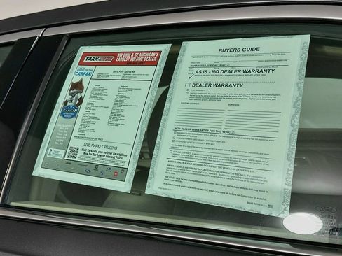 Used 2015 Ford Taurus SE FWD image 13