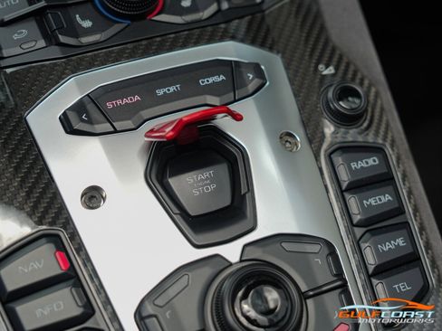 Used 2016 Lamborghini Aventador LP 700-4 image 19