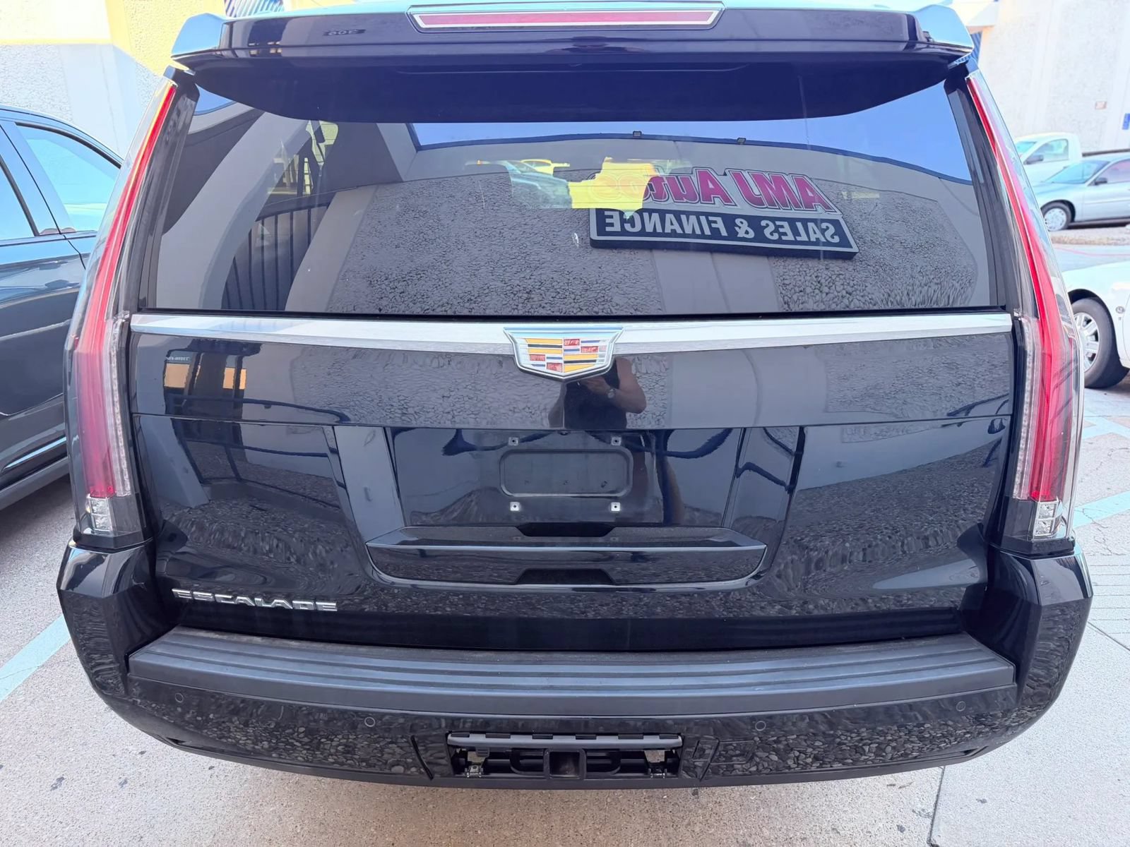 Used 2016 Cadillac Escalade ESV Luxury AWD/4WD image 7