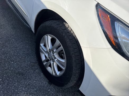 Used 2018 Buick Enclave Essence image 9