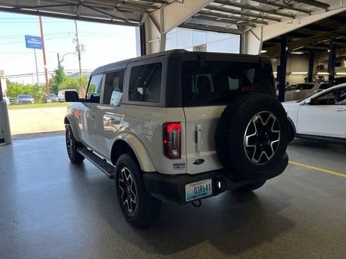 Used 2023 Ford Bronco Outer Banks AWD/4WD image 4