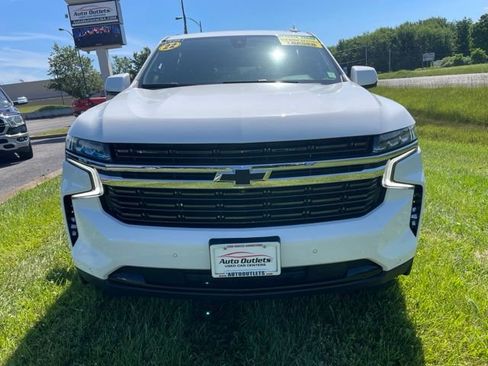 Used 2022 Chevrolet Suburban RST w/ Sport Performance Package AWD/4WD image 2