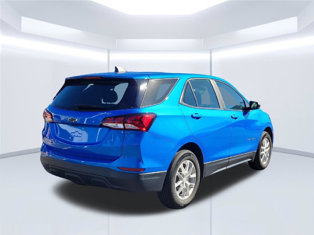 Used 2024 Chevrolet Equinox LS w/ Driver Confidence II Package FWD image 5
