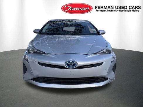 Used 2016 Toyota Prius Two image 9