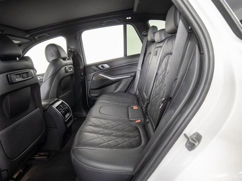 Used 2023 BMW X5 xDrive40i image 11