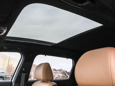 Used 2023 Hyundai Santa Fe Calligraphy image 9