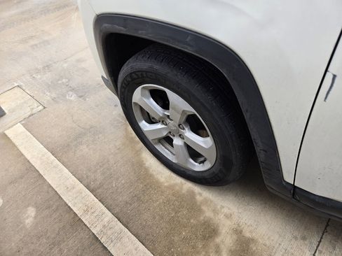 Used 2021 Jeep Compass Latitude w/ Convenience Group image 9