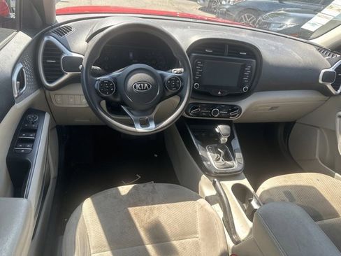 Used 2020 Kia Soul LX image 9