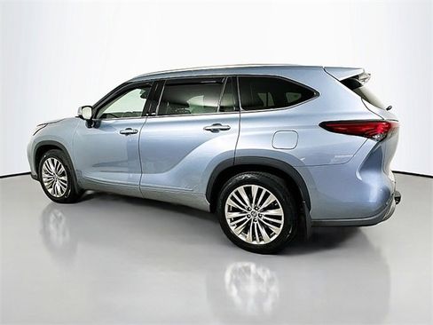 Used 2022 Toyota Highlander Platinum image 5