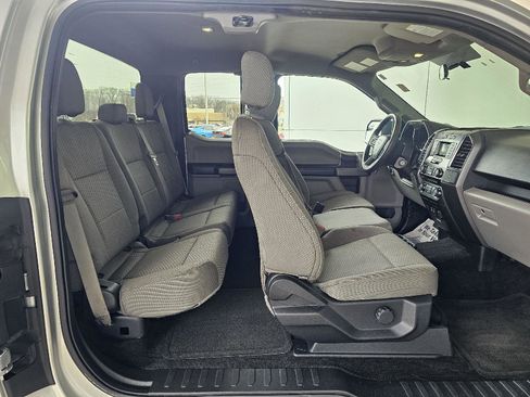 Used 2015 Ford F150 XLT image 14
