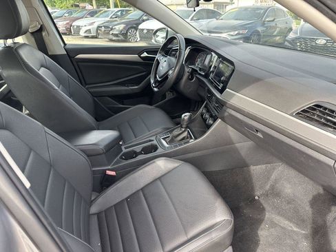 Used 2021 Volkswagen Jetta SE FWD image 12