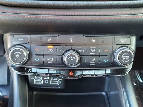 Used 2023 Dodge Durango GT AWD/4WD image 21