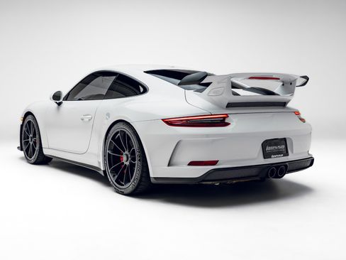 Used 2018 Porsche 911 GT3 RWD image 4