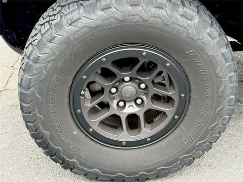 Used 2023 Jeep Wrangler Willys image 9