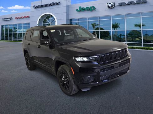 New 2025 Jeep Grand Cherokee L Laredo RWD image 2