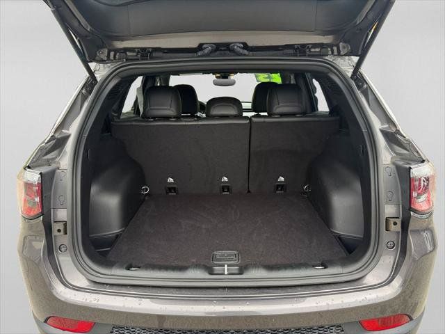 Certified 2023 Jeep Compass Latitude AWD/4WD image 27