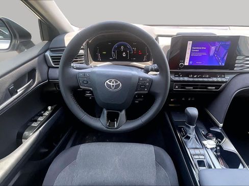 Used 2026 Toyota Camry LE w/ Convenience Package FWD image 6