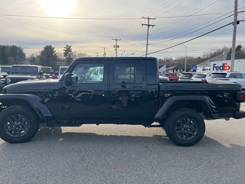 New 2026 Jeep Gladiator Sport image 4