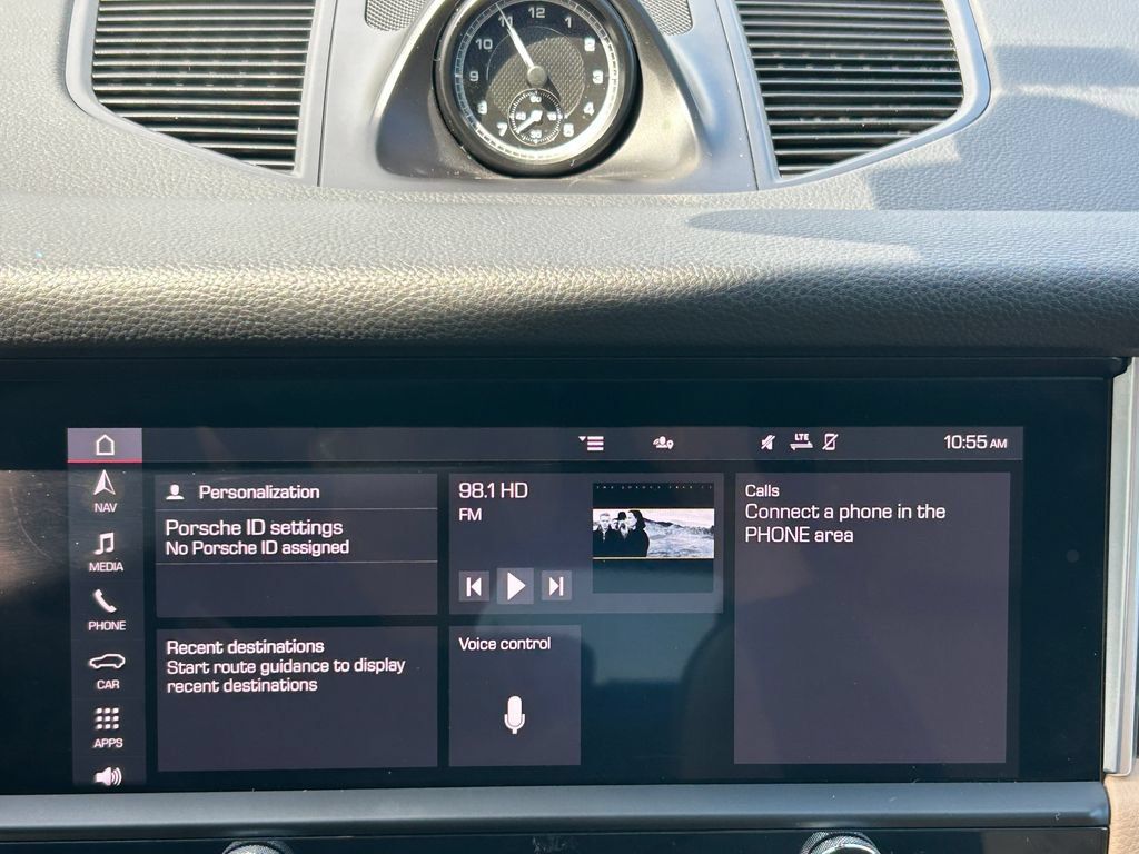 Used 2022 Porsche Macan S AWD/4WD image 22