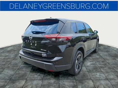 Used 2024 Nissan Rogue SV AWD/4WD image 3