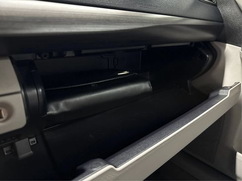 Used 2016 Toyota Camry XLE w/ Moonroof Package FWD image 25