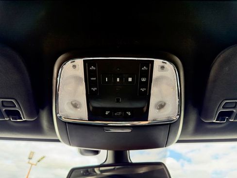 Used 2016 Jeep Grand Cherokee Overland w/ Advanced Technology Group image 26