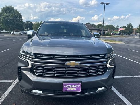 Used 2022 Chevrolet Suburban Premier RWD image 3