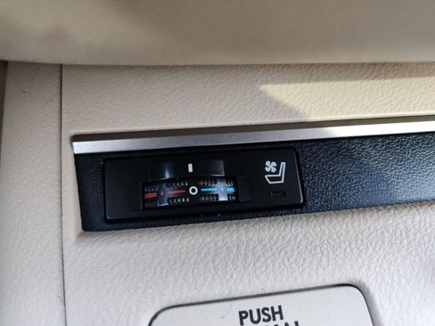 Used 2014 Lexus ES 350 w/ Premium Package image 16