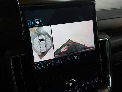 Used 2025 GMC Yukon Denali w/ Denali Reserve Package image 32