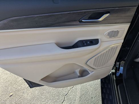 Certified 2024 Jeep Grand Cherokee L Limited w/ Luxury Tech Group II image 28