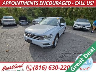 Used 2018 Volkswagen Tiguan SE w/ Panoramic Sunroof Package image 1