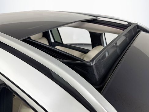 Used 2023 Mercedes-Benz GLB 250 4MATIC image 23