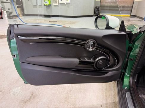 Certified 2022 MINI Cooper SE image 10