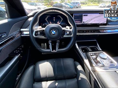 Used 2023 BMW 740i image 5